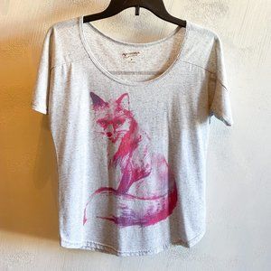 Gray and pink fox t-shirt